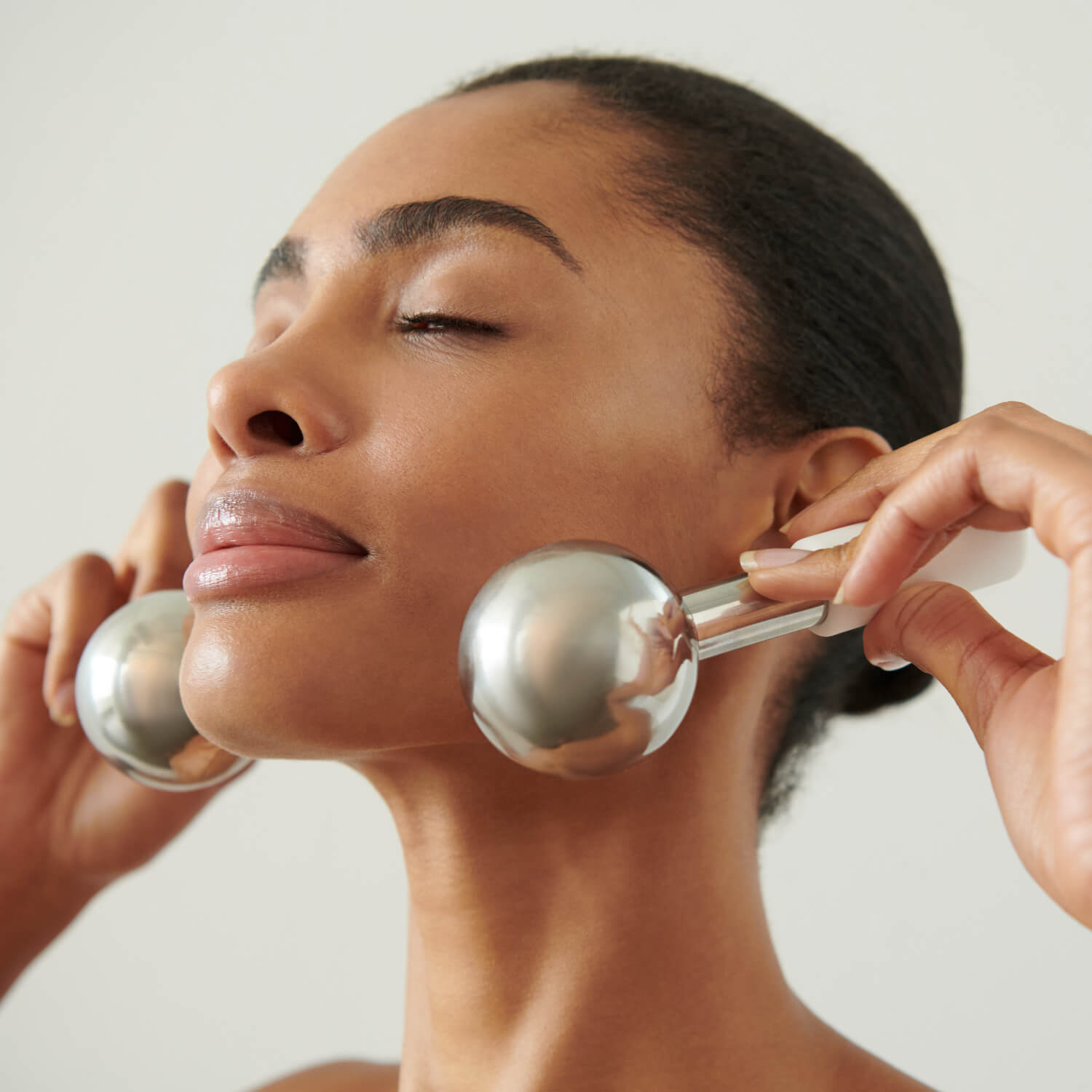 Attain Cooling Cryo Balls – Stainless Steel Facial Cooling Spheres